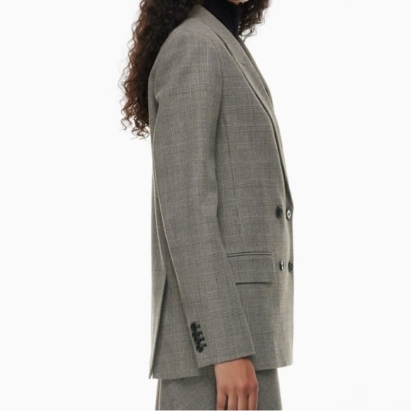 Aritzia Blazer - Picture 3 of 5